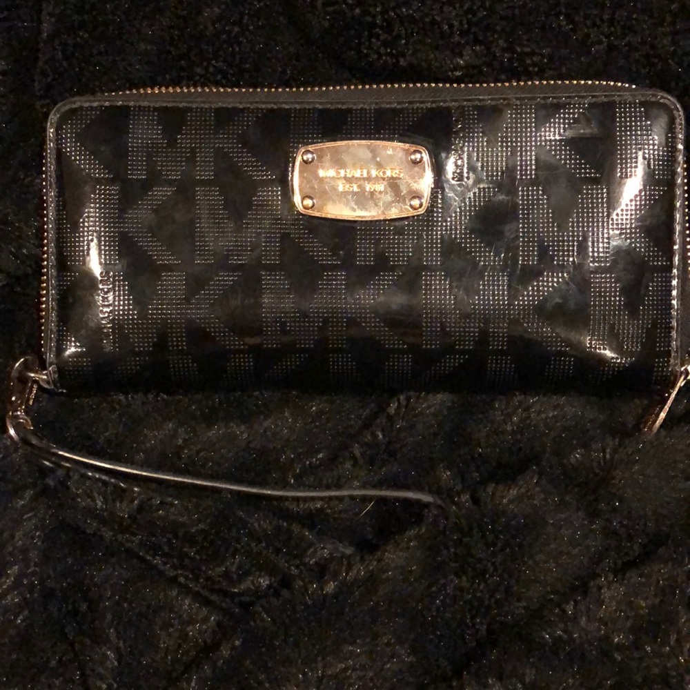 Wallet wristlet